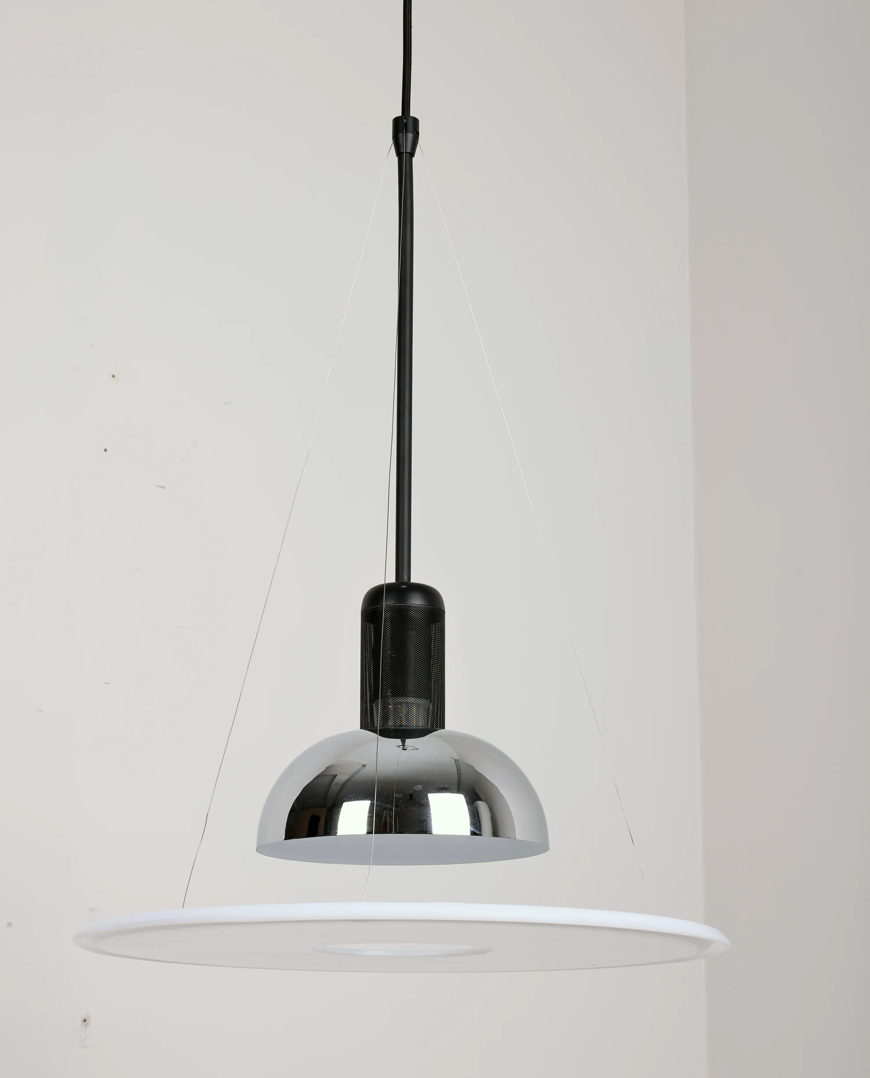 Acrylic Frisbi Pendant Light - Image 17