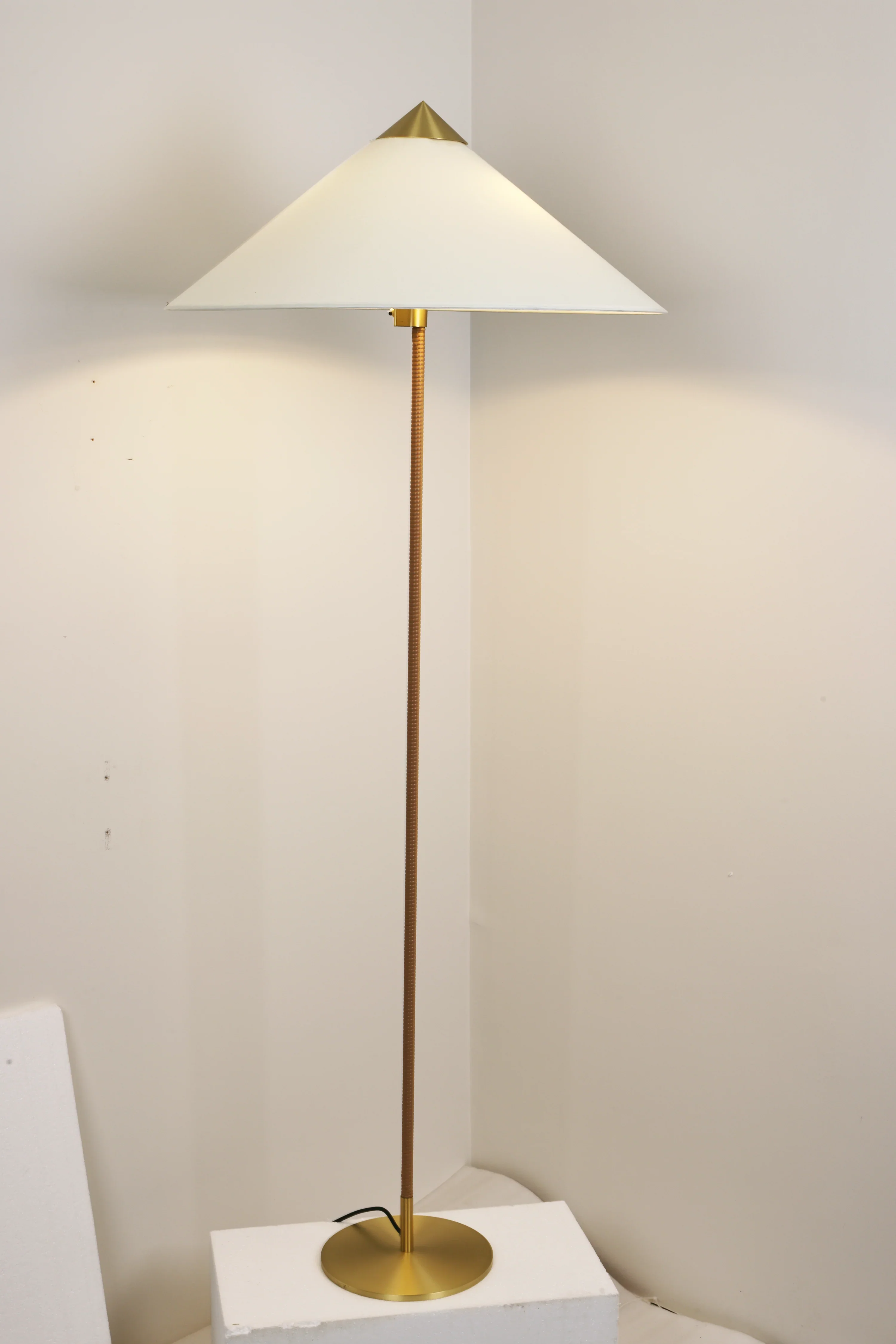 Bamboo Hat Floor Lamp - Image 31