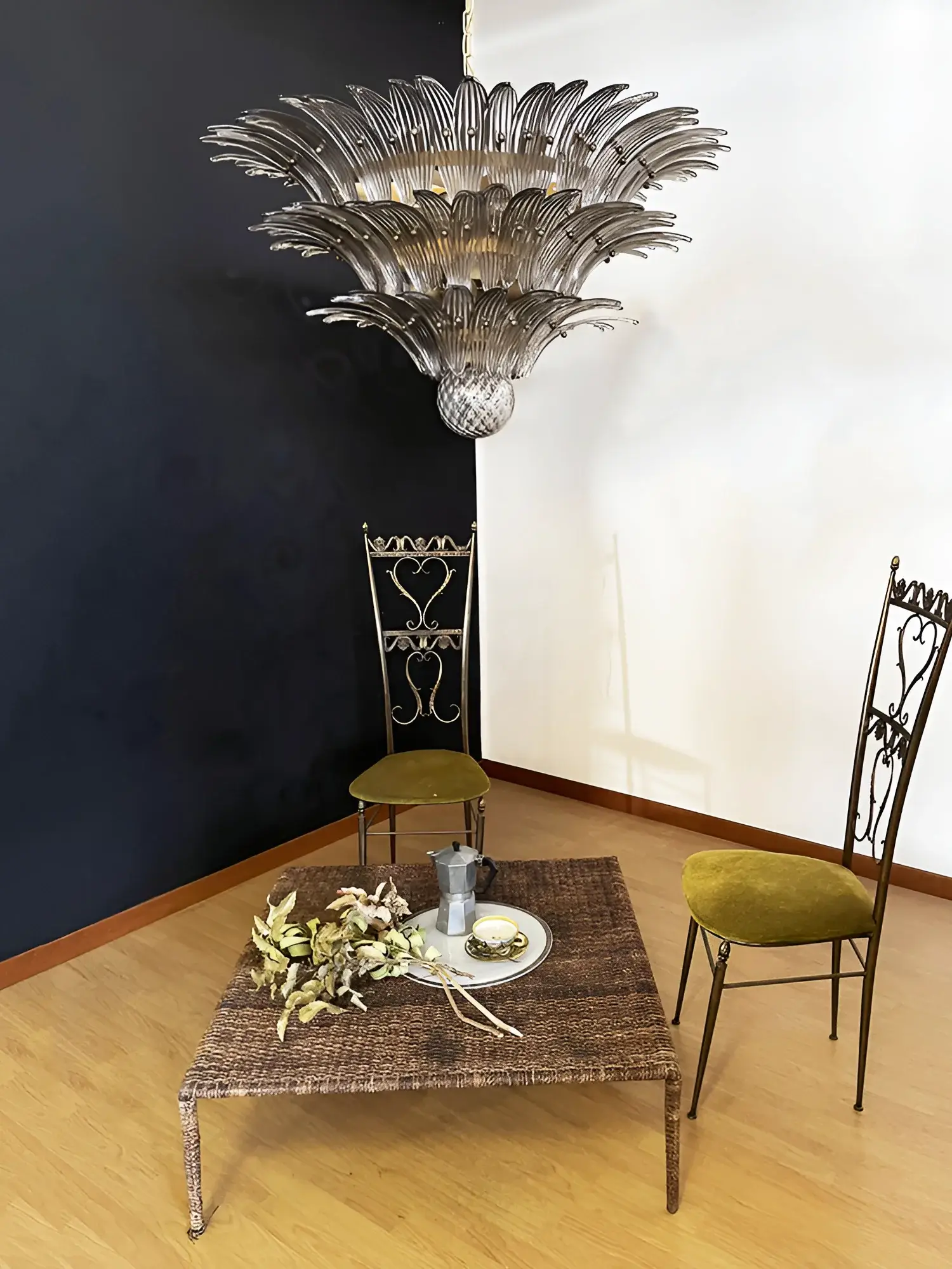 Beautifully Murano Palmette Smoked Chandelier - Image 9