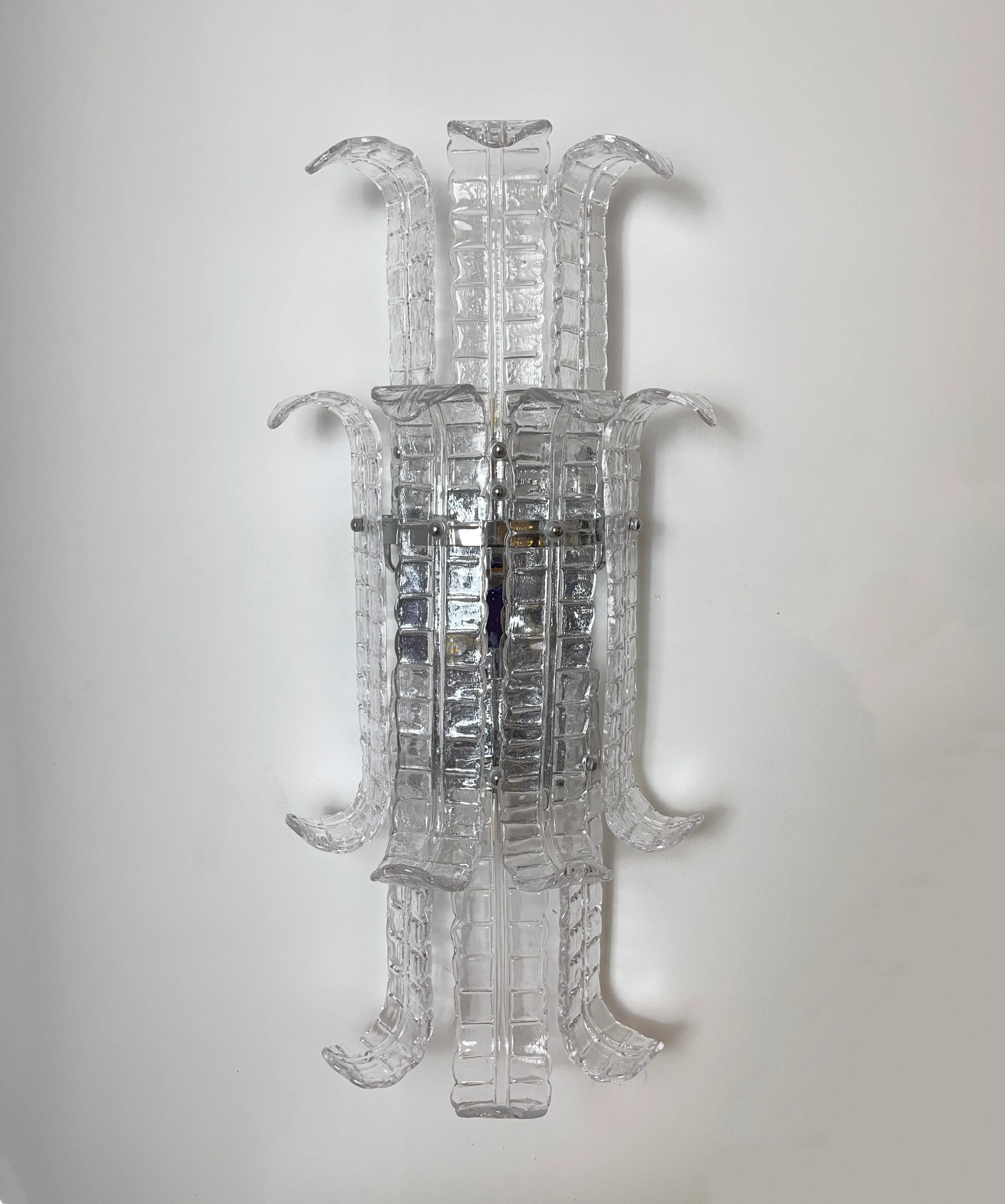 Elegant Murano Leaf Shape Glass Wall Sconce - Image 12