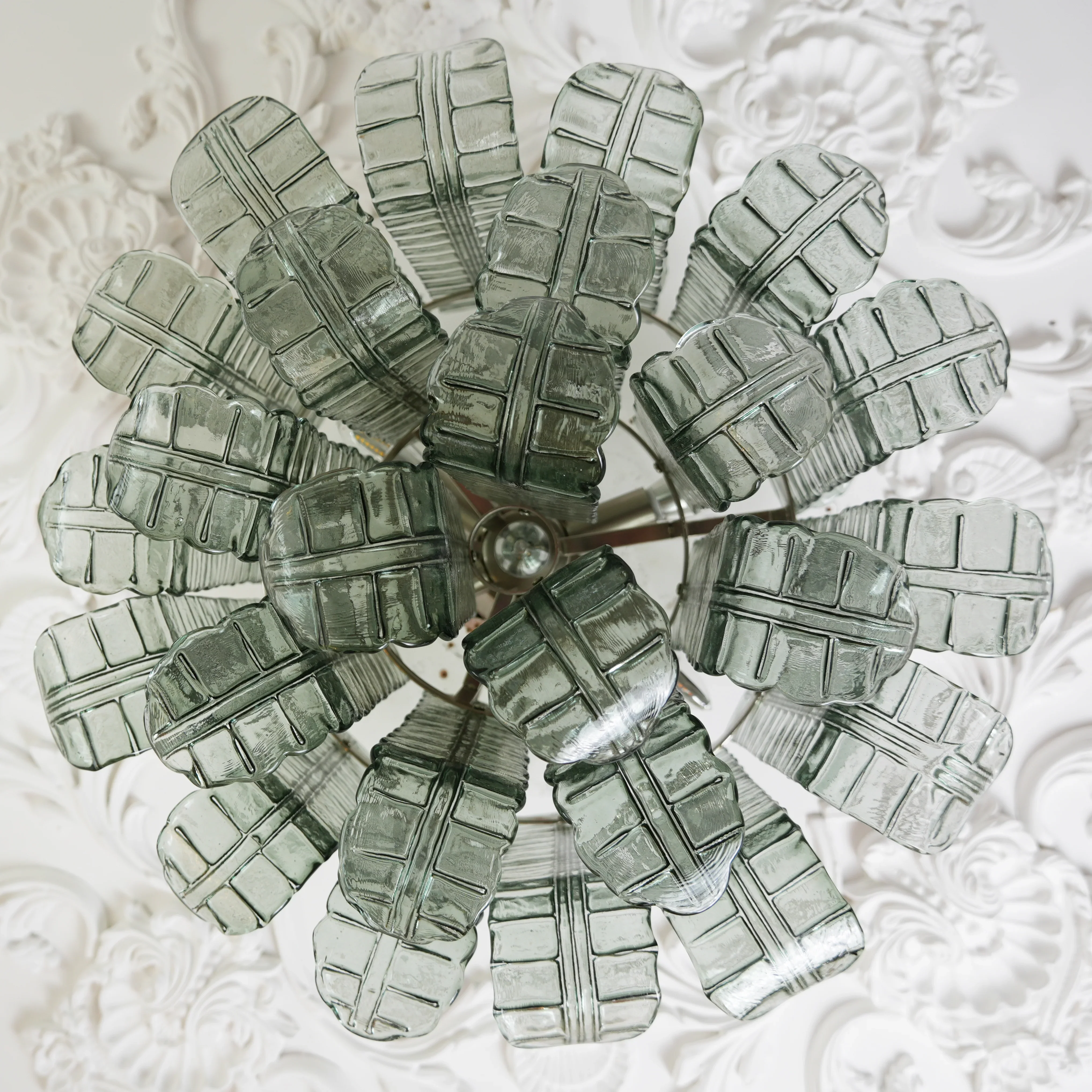 Elegant Murano Leaf Shaped Green Ceiling Lamp - Image 13