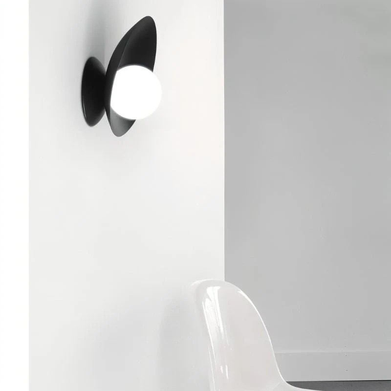 Griffin Wall Lamp - Image 9
