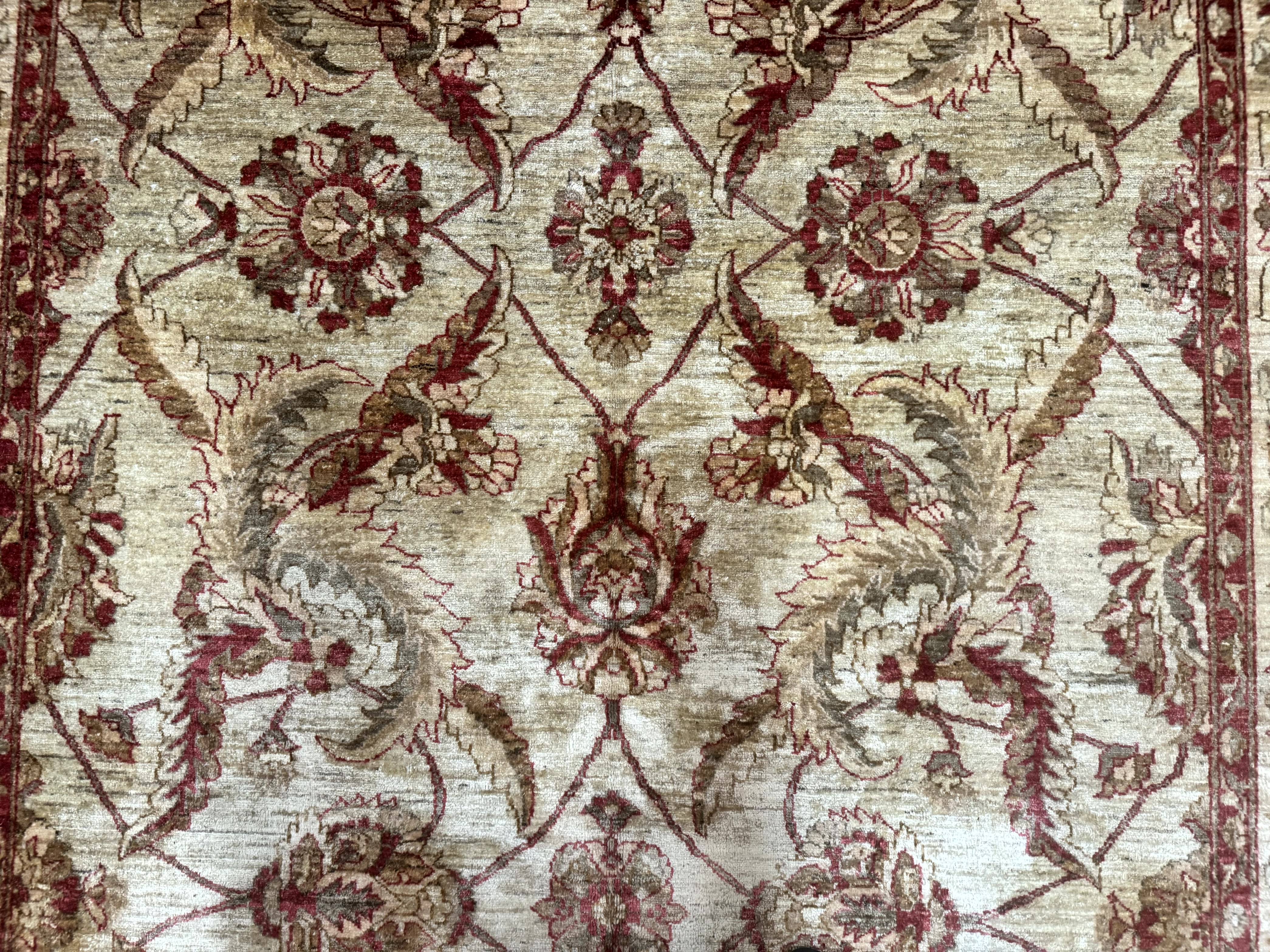 Indian Mahal Rug 7x9, Traditional Wool Carpet - Image 4