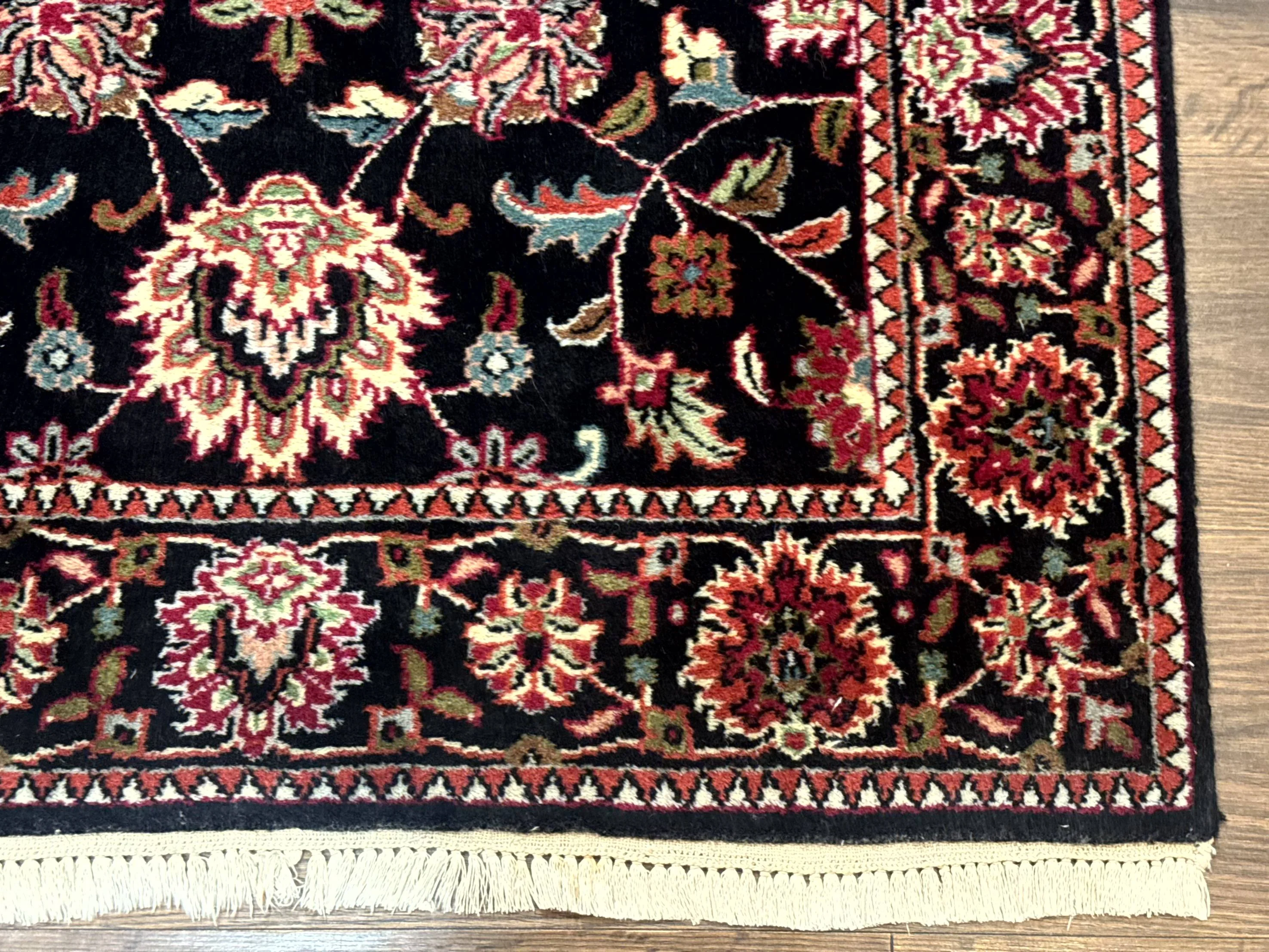 Indo Persian Sarouk Rug 3x5, Black Traditional Oriental Carpet - Image 9