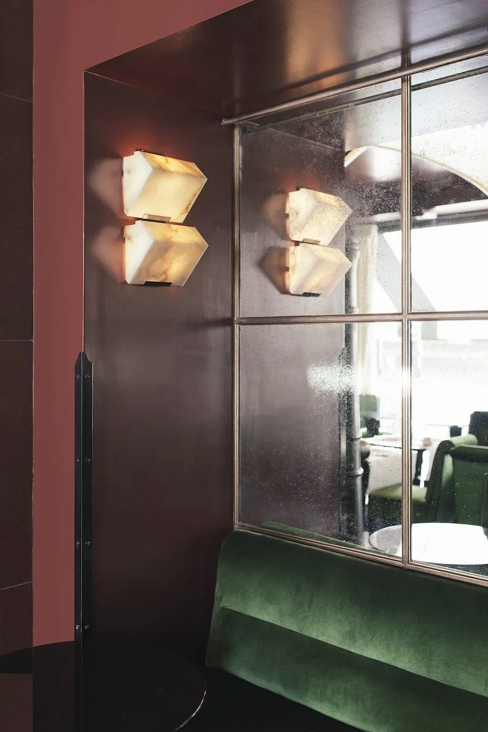 Modern Alabaster Staircase Wall Lamp - Image 4