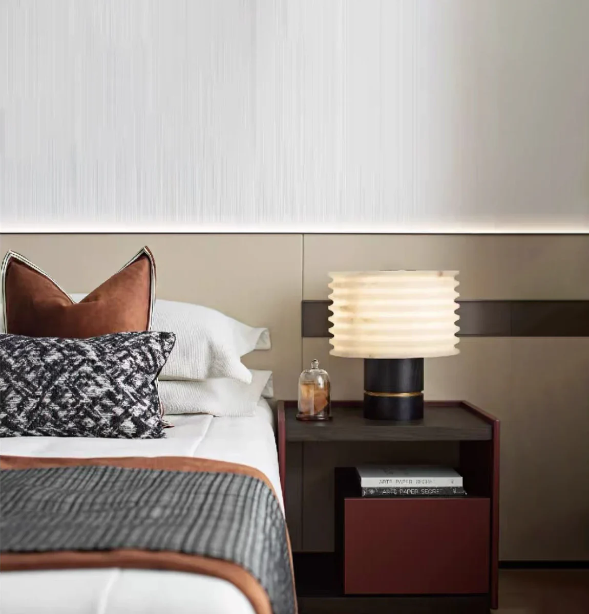 Outela Modern Alabaster Table Lamp - Image 9