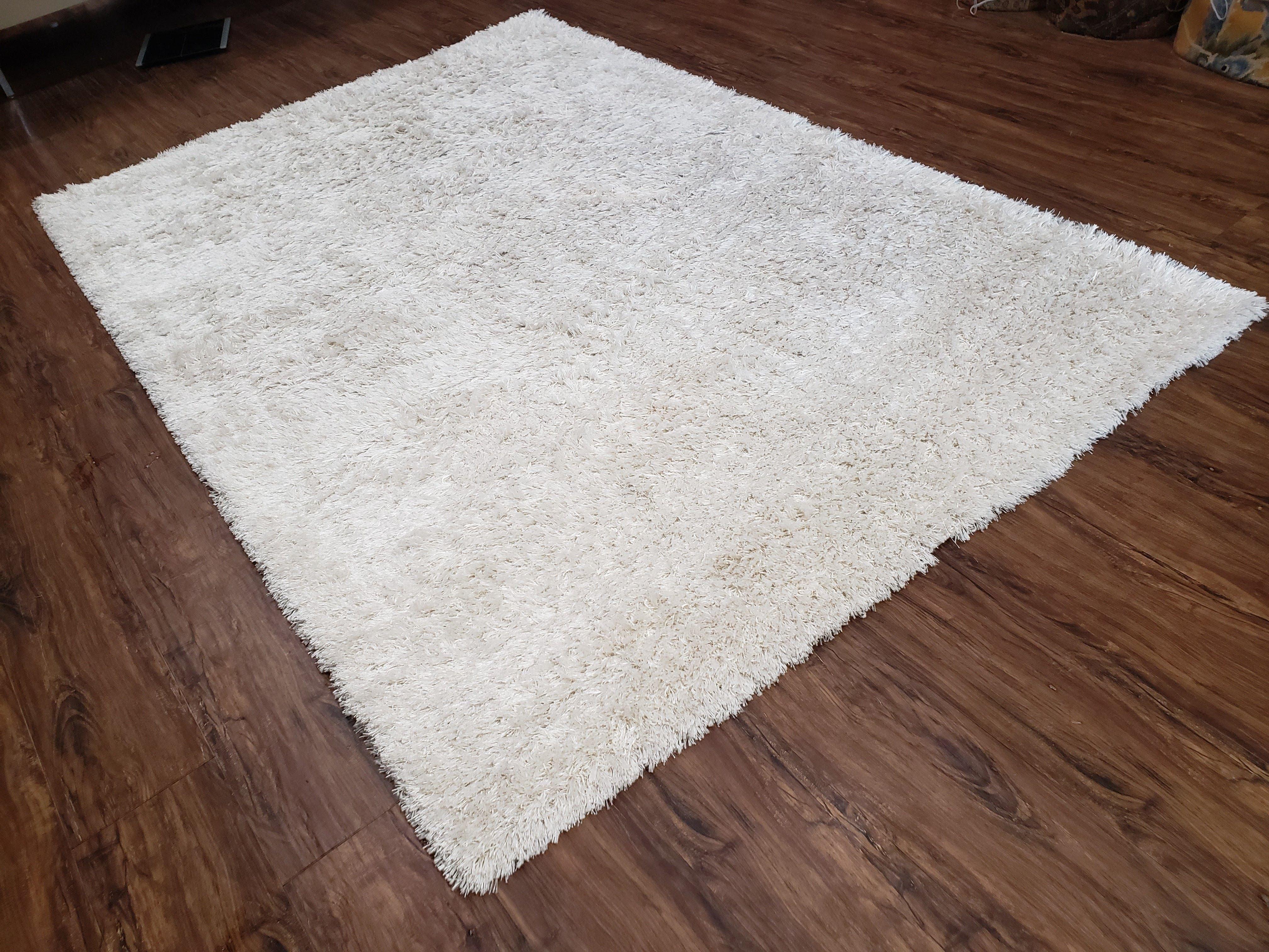 Safavieh Shag Rug 5x8, Pearl White Color, Isaac Mizrachi Shag Collection 5x7 Carpet, High Pile Soft Fluffly Bedroom Rug, Living Room Rug - Image 3