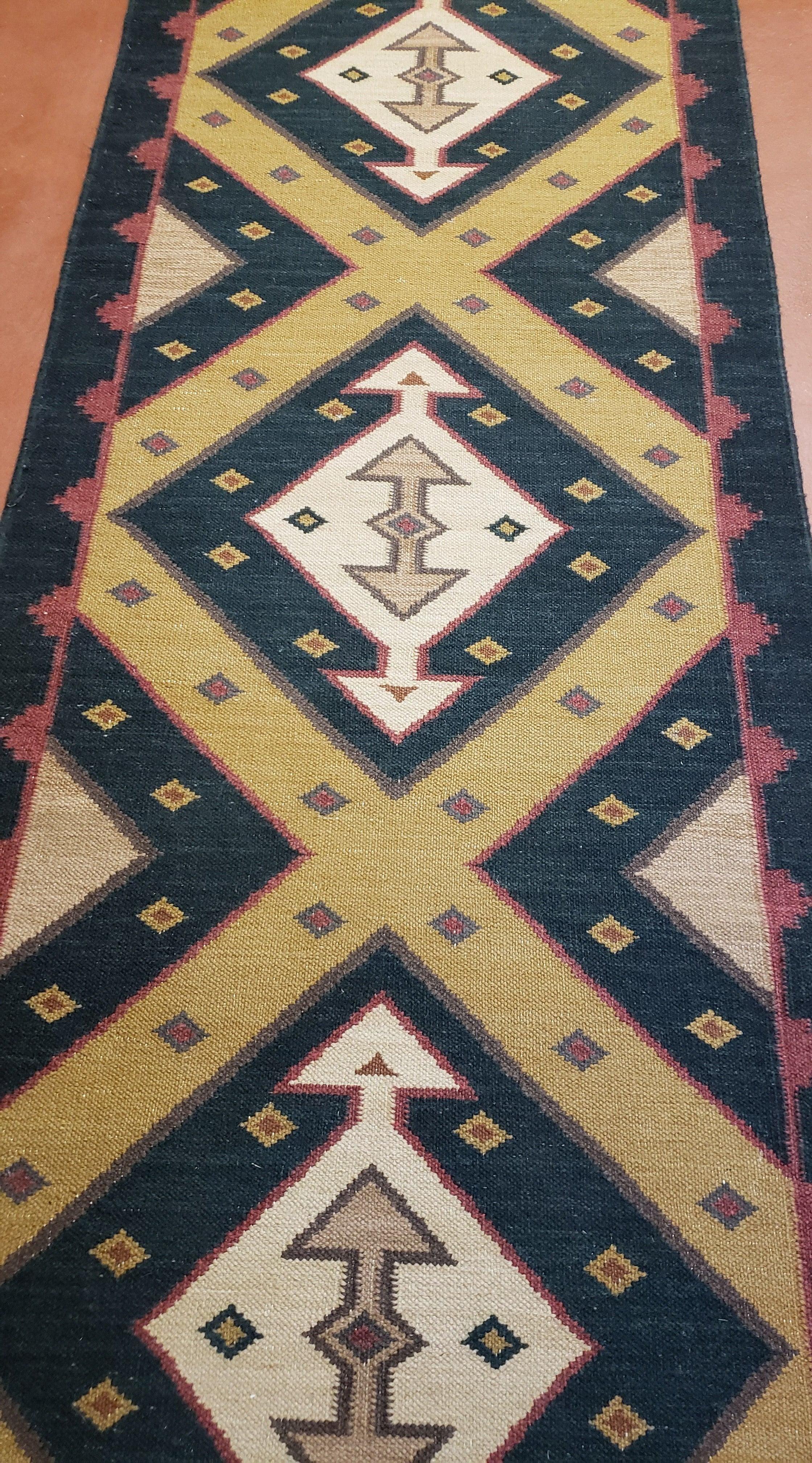 Vintage Indian Kilim Runner Rug, Geometric Flatweave Hand-Knotted Wool Kitchen Hallway Runner, Black Gold & Beige, 2' 8" x 9' 9" - Image 6